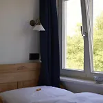 Couette-café Burger Faehrhaus 3*